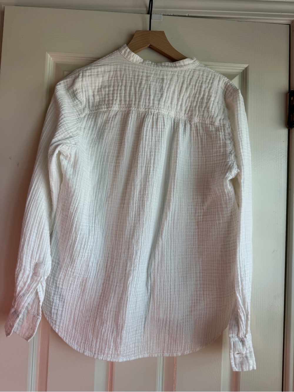 GAP White Crinkle Gauze Top - Picture 2 of 3